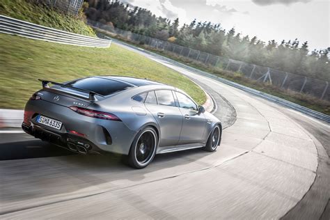 Mercedes-AMG GT 63 S Beats Porsche's Panamera Turbo Around the Nurburgring