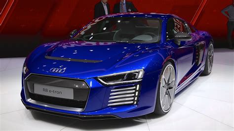 Audi R8 e-tron debuts at 2015 Geneva auto show