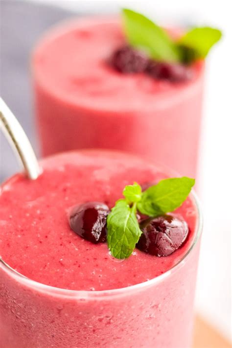 Easy Cherry Smoothie Recipe | YellowBlissRoad.com