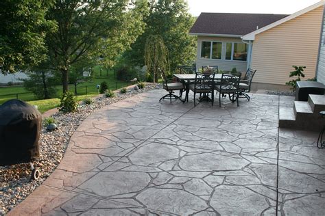 Transform Your Backyard With A Stamped Concrete Patio – DECOOMO