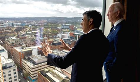 Belfast : British Prime Minister Rishi Sunak (R) meets with U.S ...