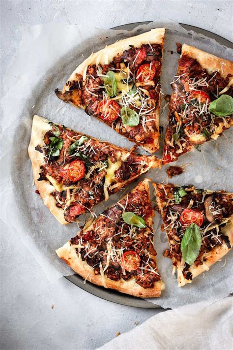 Spicy Bolognese Pizza - Cupful of Kale