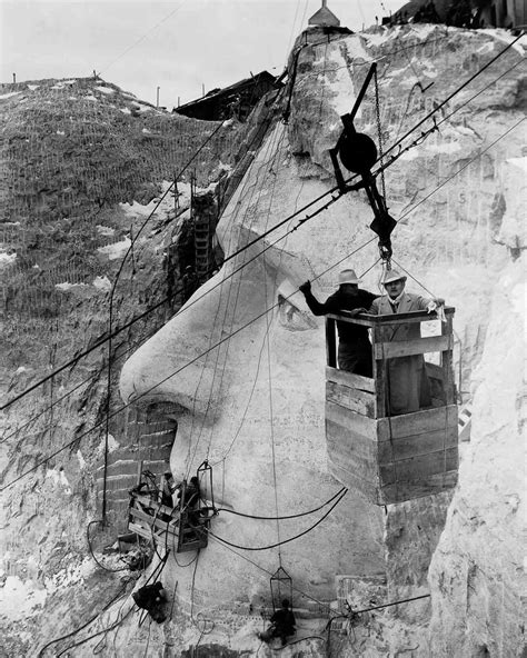 Rare Photographs Document the Carving the Iconic Mount Rushmore, 1927 ...