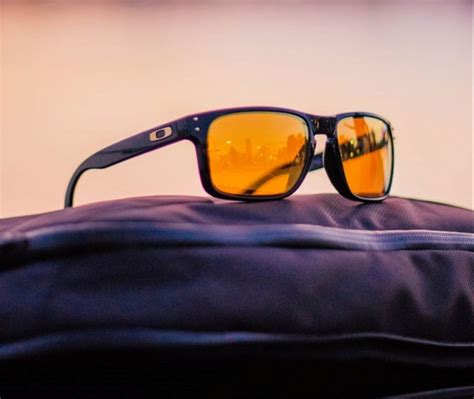 Top 5 Oakley Sunglasses to Consider Buying | TouristSecrets