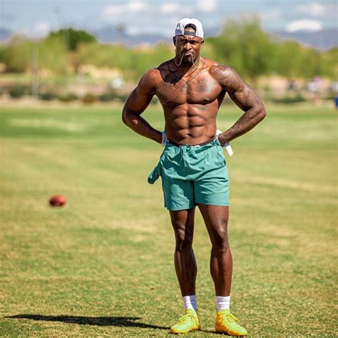 DK Metcalf Shirtless: The Rise Of An NFL Sensation