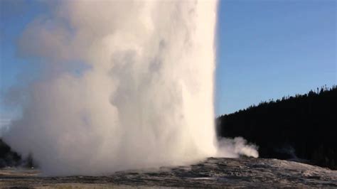 Old Faithful Geyser eruption Yellowstone NP - YouTube