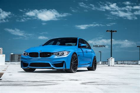 Magnetic Tuning for Blue BMW 3-Series on Black Forged Velgen Wheels ...