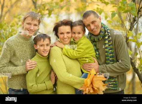 Happy smiling family Stock Photo - Alamy