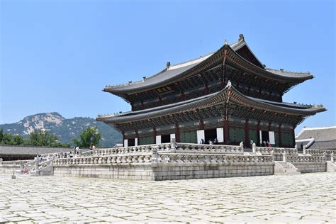 Gyeongbokgung Palace [OC] [6000x4000] : r/ArchitecturePorn