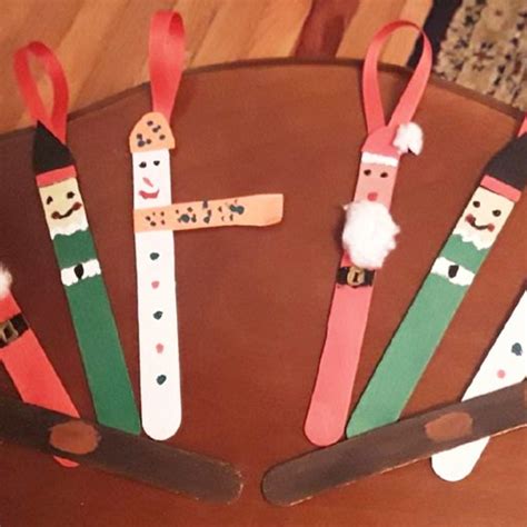 Popsicle Stick Christmas Crafts & Ornaments-With PICTURES - Clever DIY ...