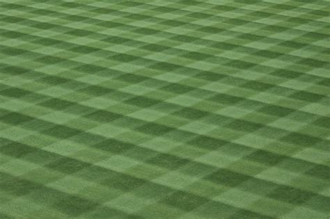 How to Make Lawn Mowing Patterns in Your Yard - Checkerboard Pattern