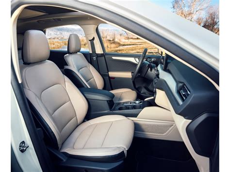 2021 Ford Escape Hybrid: 31 Interior Photos | U.S. News