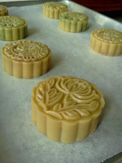 In Cookie Haven: Traditional Mooncakes (First Attempt)