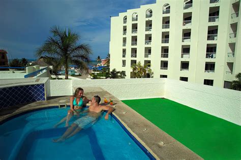 Aquamarina Beach Resort Hotel – Cancun - Aquamarina Beach Cancun All ...