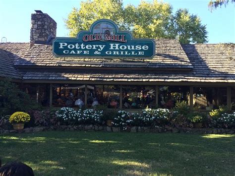 THE POTTERY HOUSE CAFE AND GRILLE, Pigeon Forge - Restaurant Reviews ...