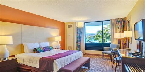 Hilo Big Island Hotel Rooms | Hilo Hawaiian Hotel | Castle Resorts