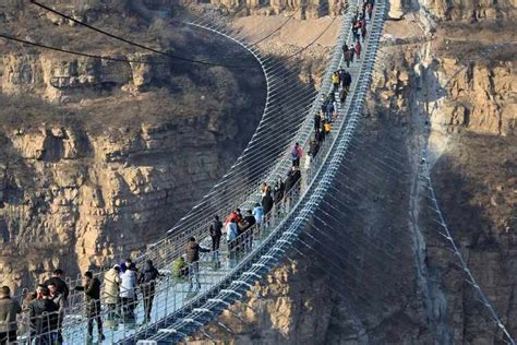 Hongyagu Glass Footbridge - HighestBridges.com