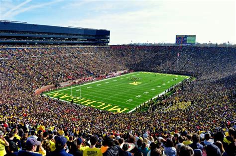 It's College Football Season - Here's Our Favorite Stadiums