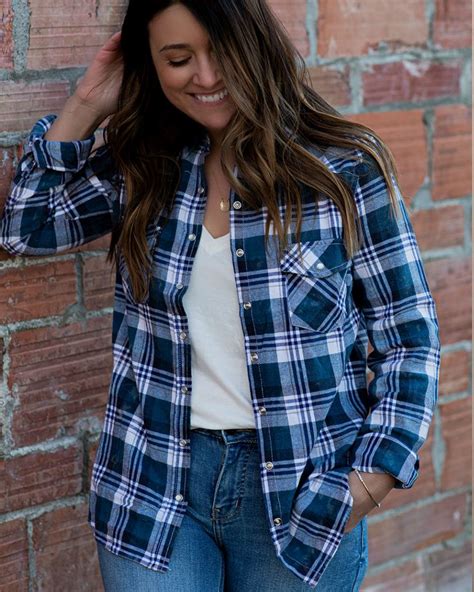 Rachel Flannel | Blue flannel outfit, Shirt and jeans women, Flannel women