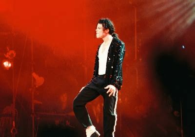 A Live Performance Of "Billie Jean" - Michael Jackson Photo (34326847 ...