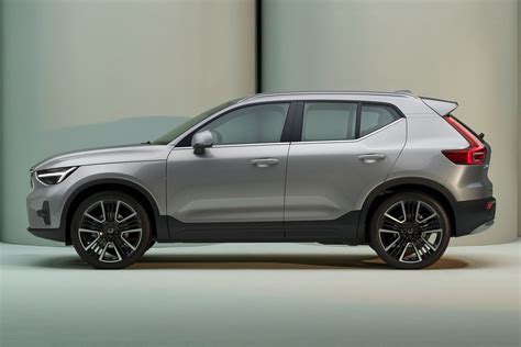 2023 Volvo XC40 pictures