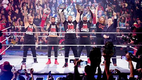 WWE 'The Bloodline': Roman Reigns' Family, How They're Related, Full ...