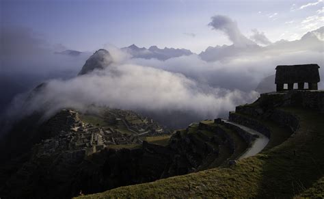 Machu Picchu at sunrise : pics