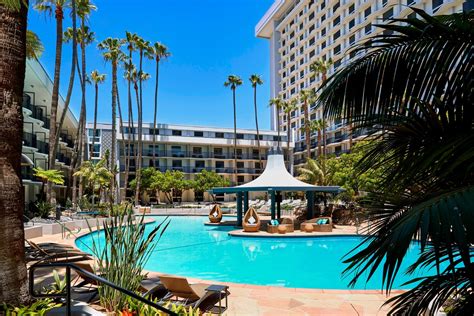 Hotel Near Manhattan Beach | Los Angeles Airport Marriott