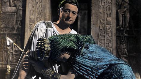 12 Details About Cleopatra And Julius Caesar's Relationship