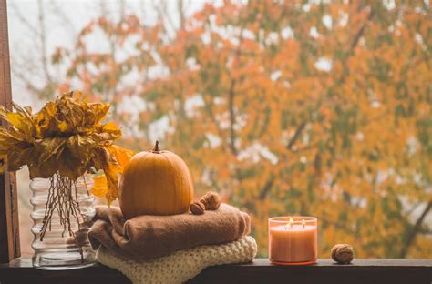 21 Best Fall Candles to Enjoy Autumn Scents (2024) - Parade