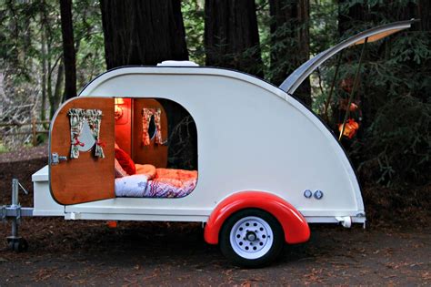 Camp Weathered lets you rent a vintage teardrop camper for a weekend in ...