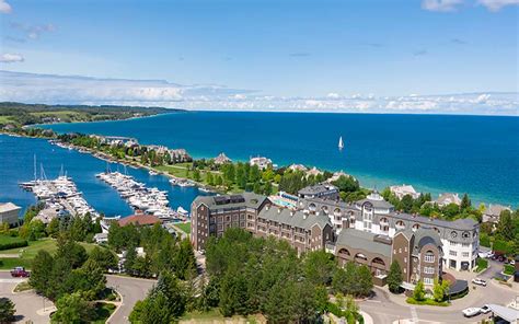 Village Suites Bay Harbor - Petoskey Area