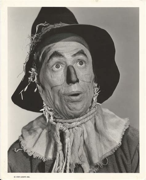 WIZARD OF OZ, THE (1939) Close-up Ray Bolger as Scarecrow