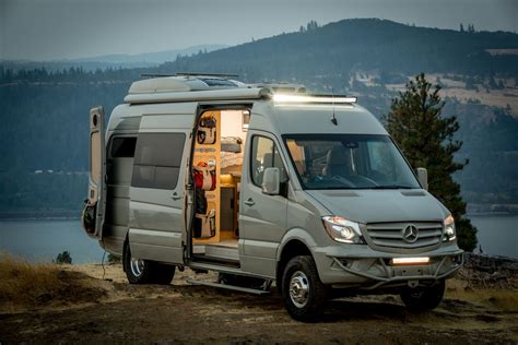 Luxury camper van can go off grid for days - Curbed