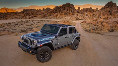 2021 Jeep Wrangler 4xe hybrid SUV electrifies an off-road icon ...