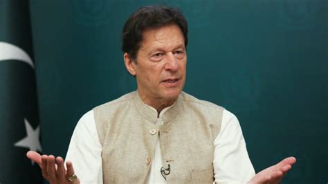 Pakistan bans media broadcasts of ex-PM Imran Khan speeches