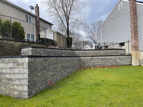 Retaining wall contractors, Retaining walls installers | Services