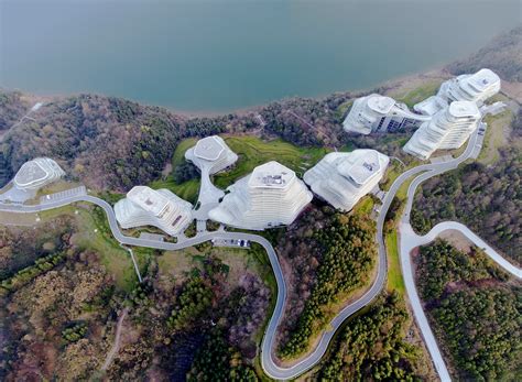 Galería de Pueblo de Montaña Huangshan / MAD Architects - 1