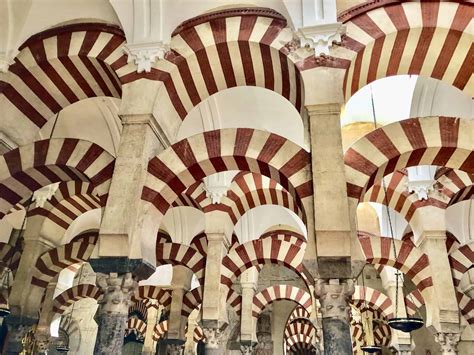 The History and Architecture of Córdoba's Mesmerizing Mezquita - Lions ...