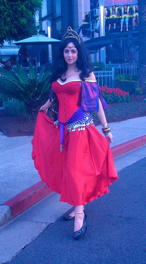 Esmeralda Costumes | PartiesCostume.com