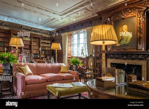 Hever castle interior hi-res stock photography and images - Alamy