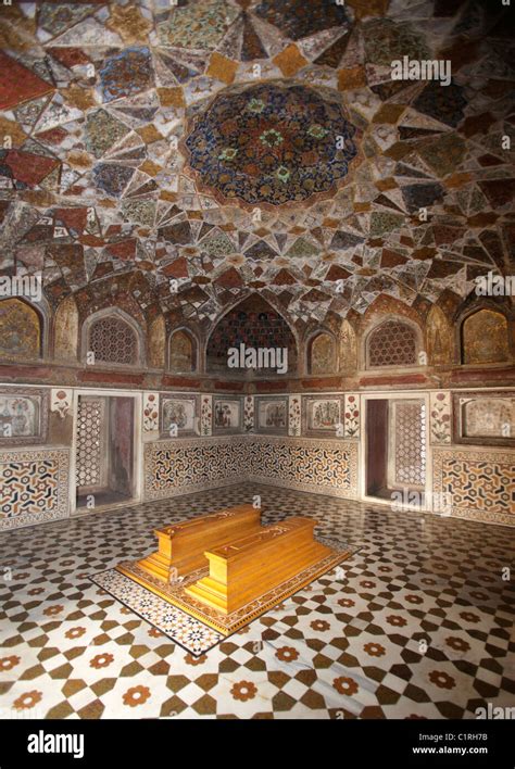 Tombs inside the Itmad-Ud-Daulah's Tomb, also known as Baby Taj Mahal ...