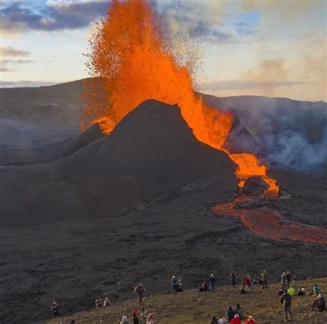 Iceland: Emergency Declared After 800 Earthquakes In 14 Hrs - Lalluram News