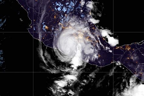 Hurricane Otis Wreaks Havoc in Southern Mexico’s Acapulco - INPAC Times