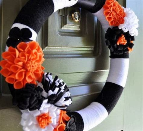 29 Best Halloween Wreaths to Make - FeltMagnet