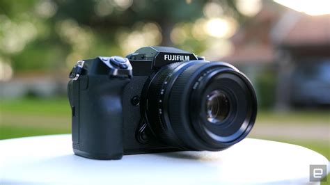 Fujifilm GFX 100S Review: Medium format power in a smaller body