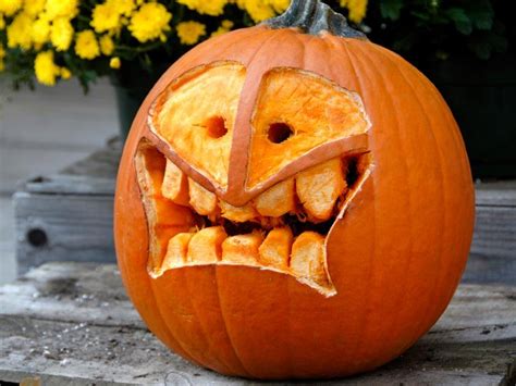 75 Pumpkin Carving Ideas For Halloween - InspirationSeek.com