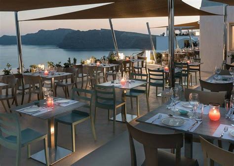 Best 19 Restaurants in Oia, Santorini | Greeka