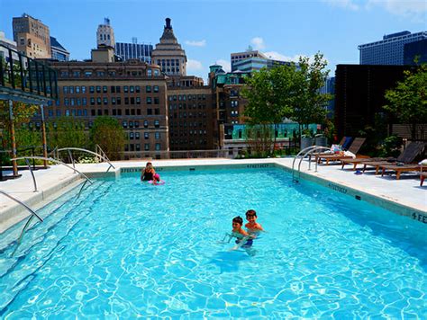 Hotels with pools in New York - NewYork.com.au