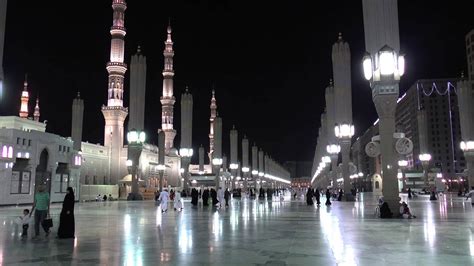 Hajj 2013 - Madinah - Night Time Walkies - YouTube